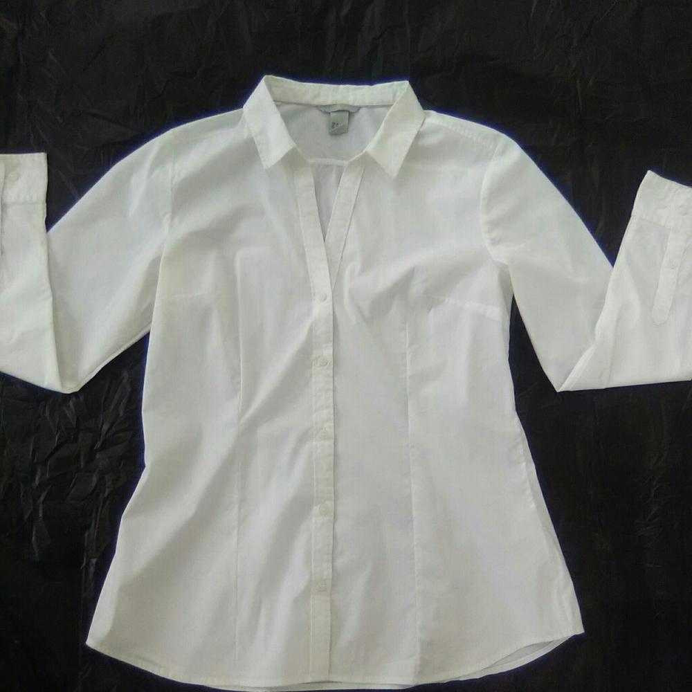 🟢 H&M Long Sleeve White Shirt